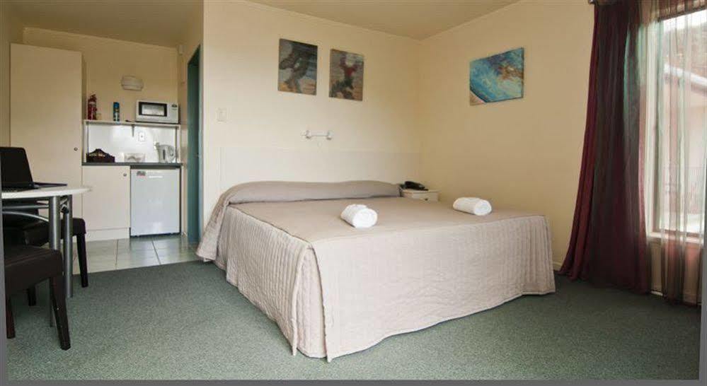 Te Tiriti Motel Paihia Exteriör bild