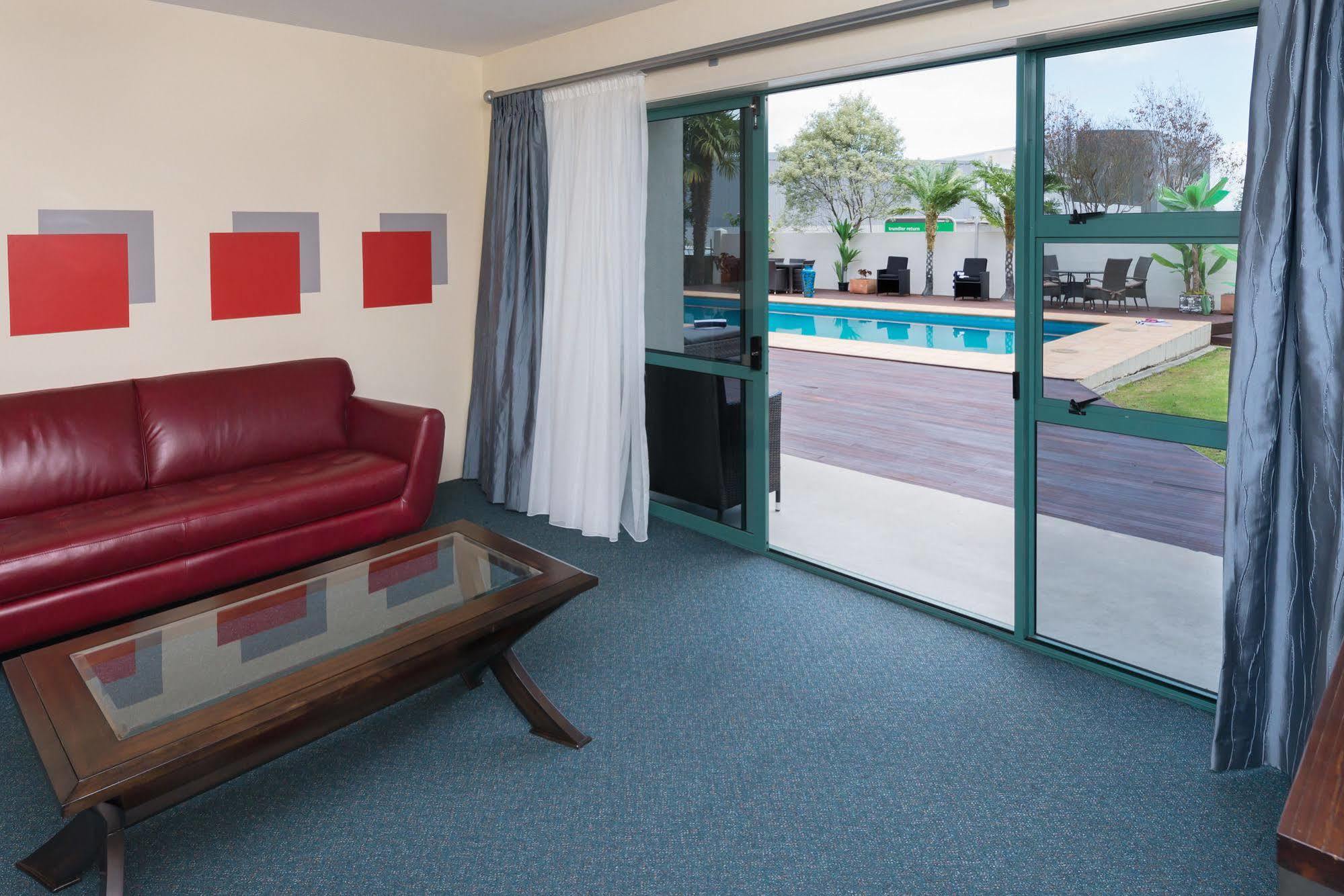 Te Tiriti Motel Paihia Exteriör bild