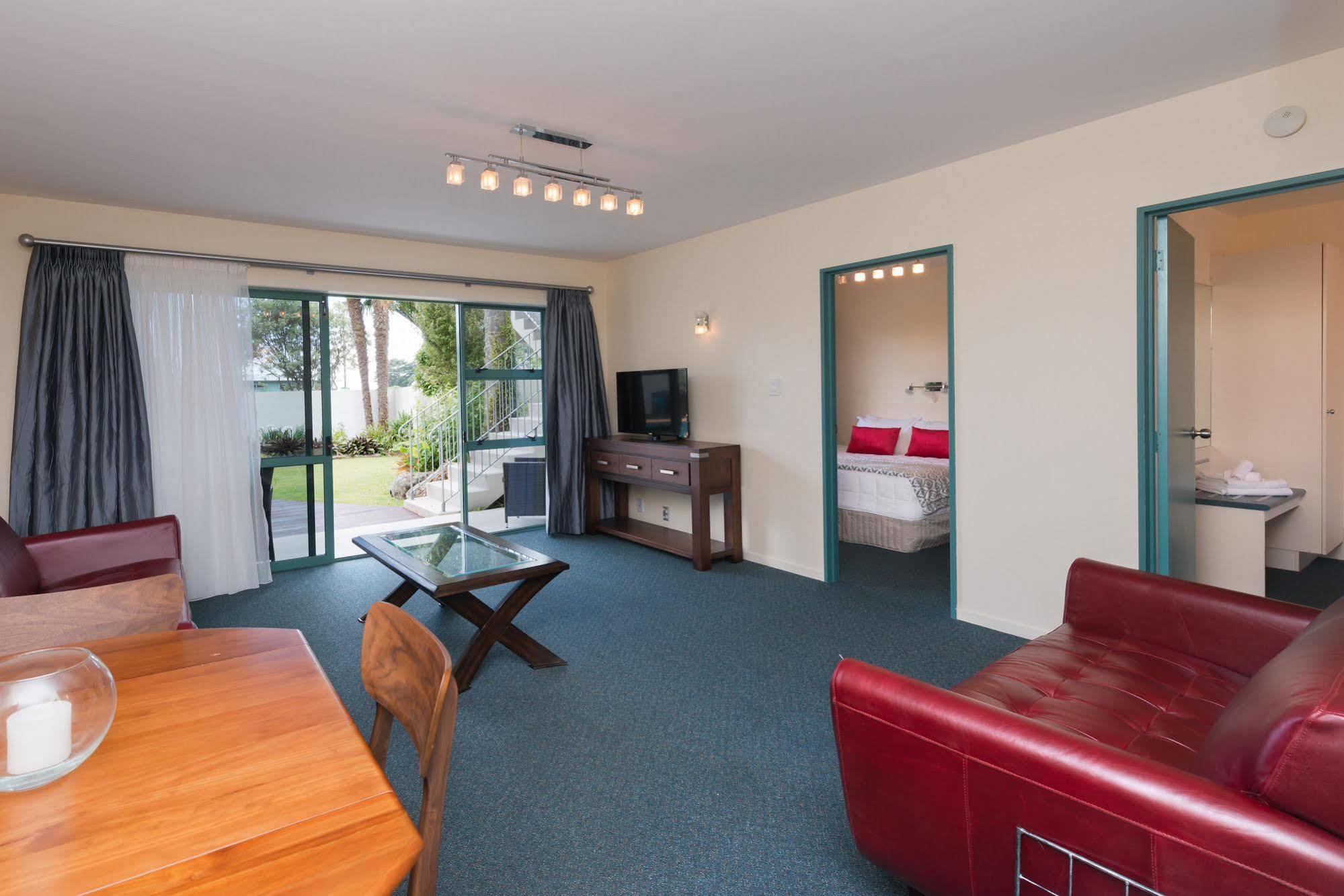 Te Tiriti Motel Paihia Exteriör bild