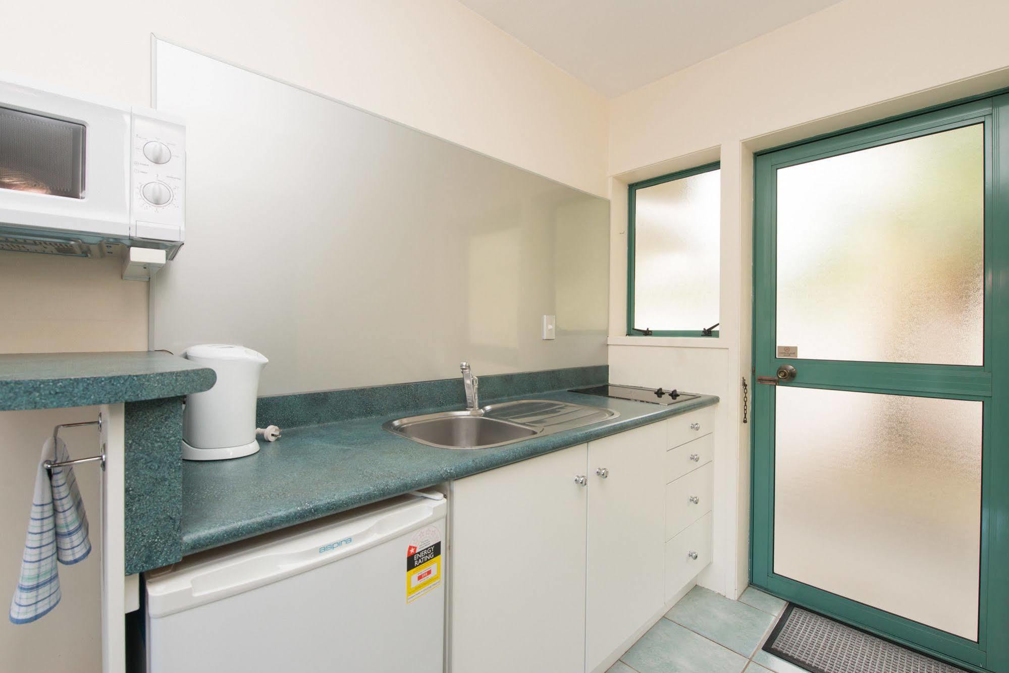 Te Tiriti Motel Paihia Exteriör bild