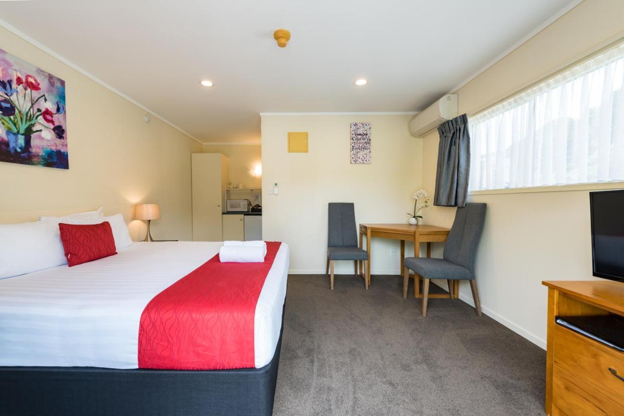 Te Tiriti Motel Paihia Exteriör bild